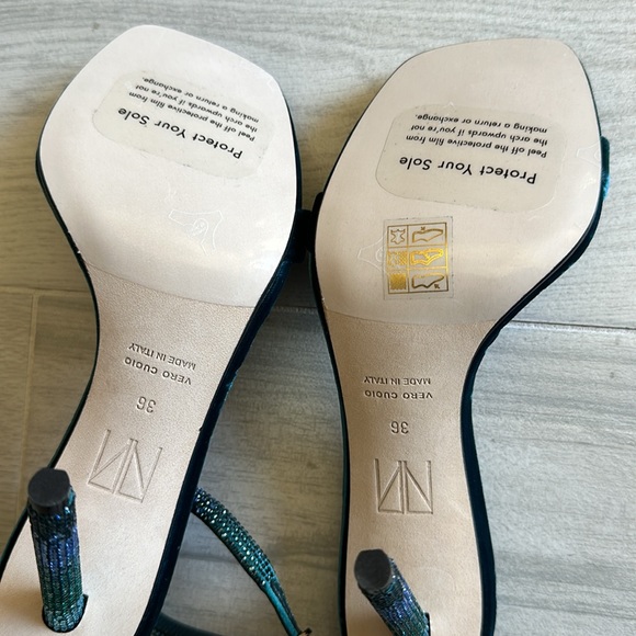 Tamara Mellon pillow top - Picture 4 of 4